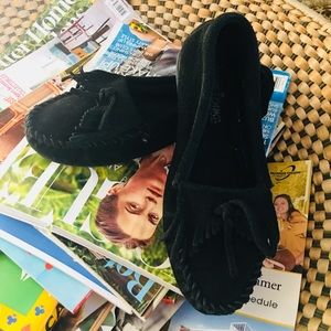 Black Minnetonka Moccasins